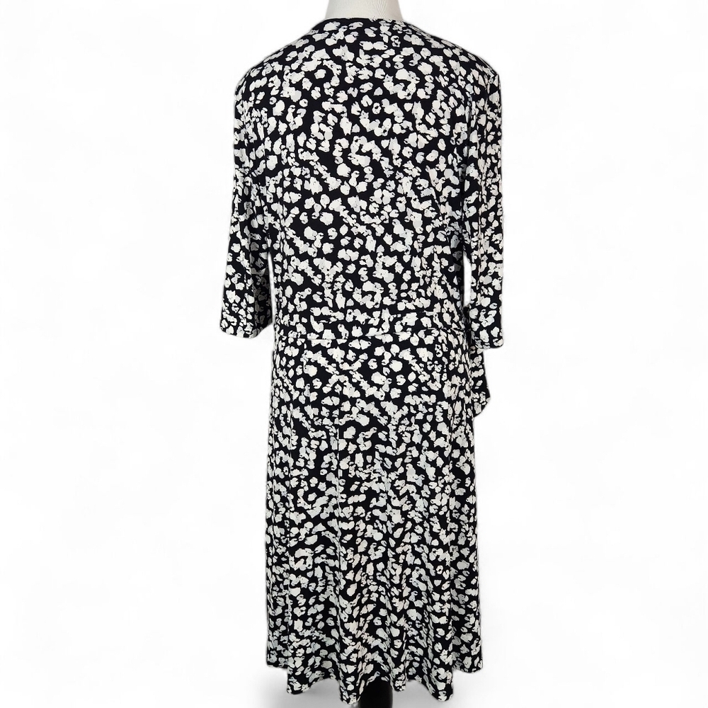 VINCE CAMUTO Black And White Belted Dress Size 1X - Picture 3 of 6